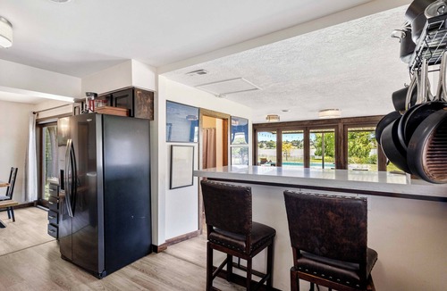 Moses Lake House | Lakefront Washington Home w/Private Pool & Sauna