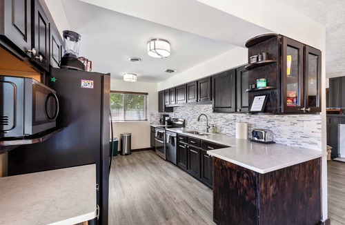 Moses Lake House | Lakefront Washington Home w/Private Pool & Sauna