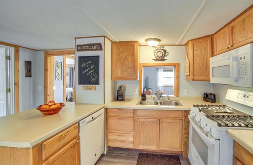 Townsend Cottage | Lakefront Wisconsin Home w/Boat Dock & Fire Pit!
