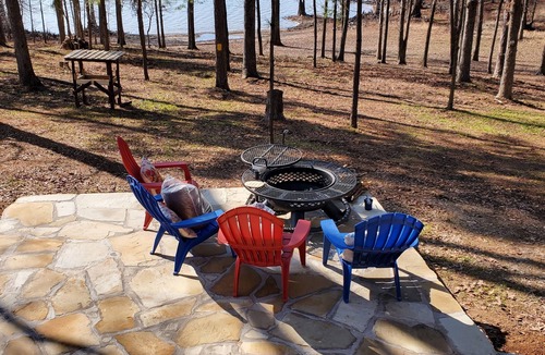Avinger Cabin | Lakefront with awesome sunsets.