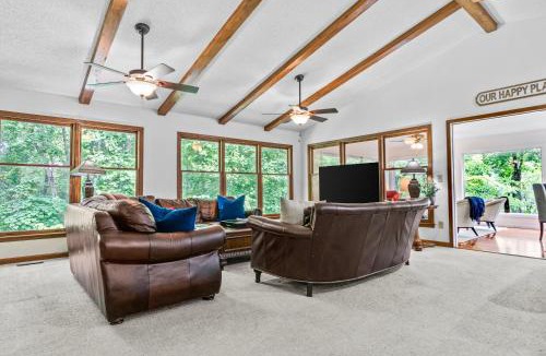 Toccoa House | Lakefront with Dock and Hot Tub