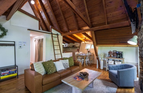 Rockbridge House | Lakefront with Lake Access Hot Tub Firepit Pets