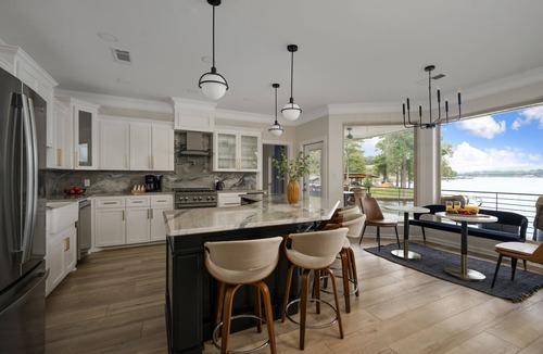 Mid America House | LakeFront with Pool! HotTub! Game Room! Sleeps 20+nn