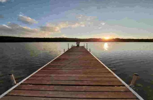 Messines Ski Chalet | Lakefront Wooden Cabin 1.5 hours from Ottawa