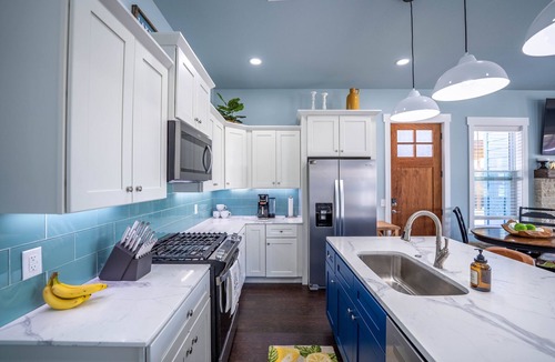 Vinita House | Lakehouse/3 bd/2bath/sleeps 10/neighborhood pool