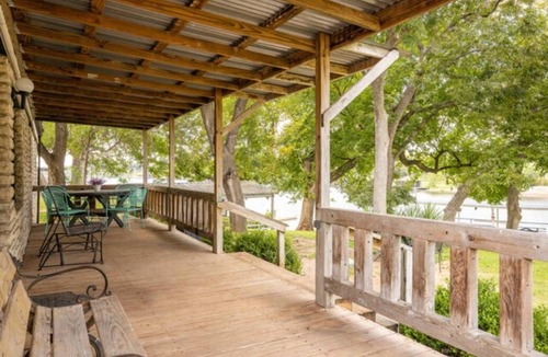 Burnet House | Lakehouse 9, Three Bedrooms with Lakeviews