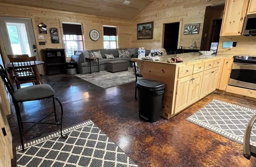 Higden Cabin | Lakehouse Cabin Higden Greer’s Ferry Arkansas