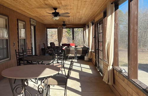 Higden Cabin | Lakehouse Cabin Higden Greer’s Ferry Arkansas