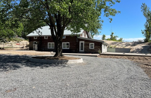 Sherkston Cottage | Lakehouse Chalet by the Beach!