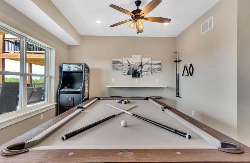 Branson House | Lakehouse Lodge