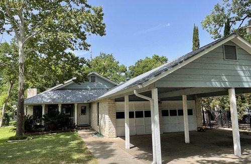 Green Park House | Lakehouse on Lake Austin! Gorgeous Views! NEW hot/cold tub on patio deck!