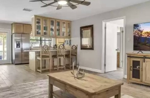 Tow House | Lakehouse on Lake Buchanan