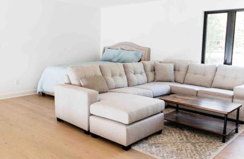 Erinsville House | LakeHouse on the Point