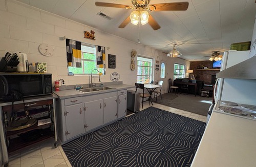 Clarksville House | Lakehouse on the water with amazing view and private dock