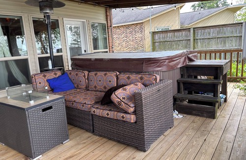Lake Houston House | Lakehouse…Pool and Hottub. Waterfront property with boat dock.