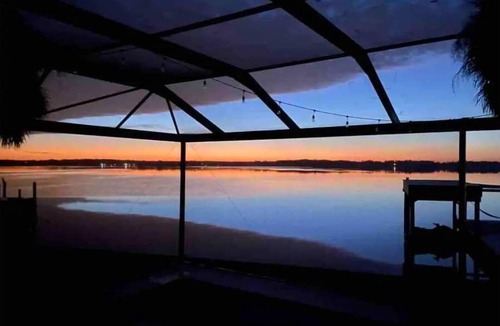 Tarpon Springs House | LAKEHOUSE RETREAT with pool & spa