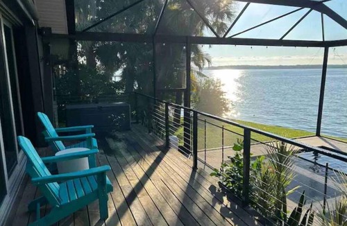 Tarpon Springs House | LAKEHOUSE RETREAT with pool & spa