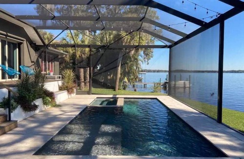 Tarpon Springs House | LAKEHOUSE RETREAT with pool & spa