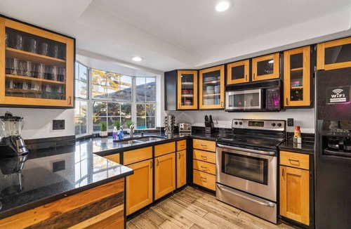 Garland House | Lakehouse w/Pool, Spa, & Gameroom
