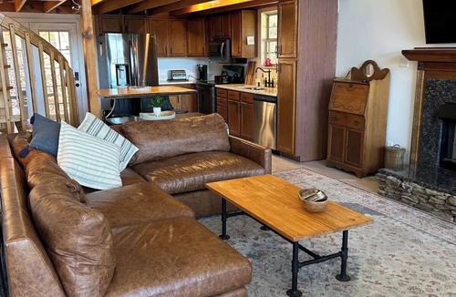 Andersonville House | Lakehouse with Lake and Mountain views by Norris Lake TennesseenAndersonville