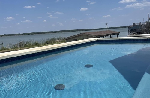 Kemp House | Lakehouse with Pool and Steam Room