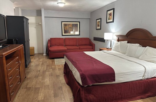 Westlake Corner Hotel | Lakeinn