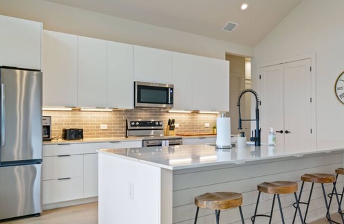 Lower Basin Lake Travis House | Lakeland Dr #A xxxxxxx