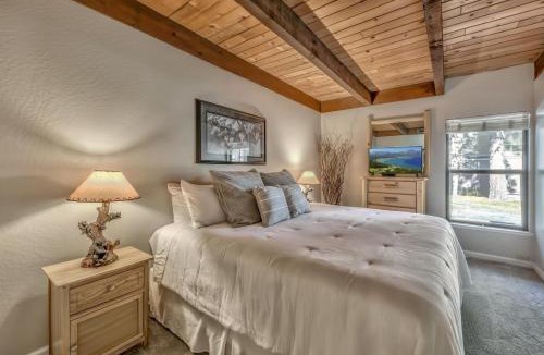 South Lake Tahoe Villa | Lakeland Village 410