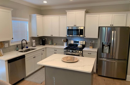 Acworth House | LakePoint Basecamp 4BR — Promo Rates Applied
