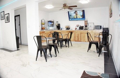 Warsaw Hotel | Lakes Inn