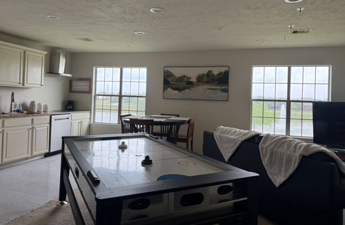 Manvel Cottage | Lakes near Golf Course and Medical Center, gorgeous outdoors, Open Sunset View.