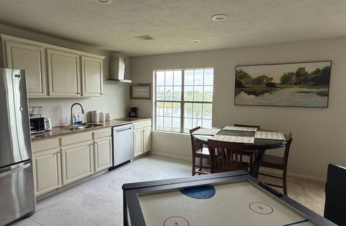 Manvel Cottage | Lakes near Golf Course and Medical Center, gorgeous outdoors, Open Sunset View.
