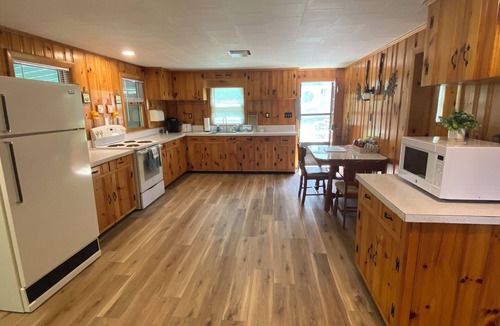 Gilmanton Cottage | Lakes Region Cozy Camp in Shellcamp