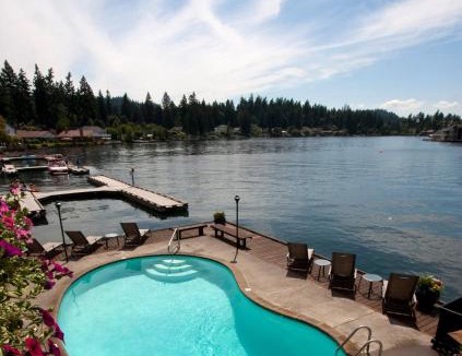 Lakewood Hotel | Lakeshore Inn