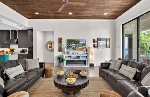 Kingsland House | Lakeshore Landing | Concierge Services