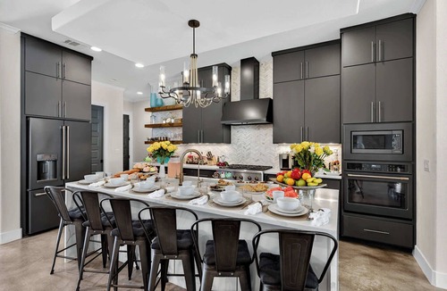 Kingsland House | Lakeshore Landing | Concierge Services