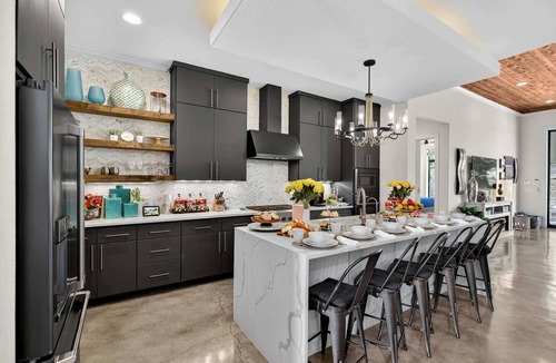 Kingsland House | Lakeshore Landing | Concierge Services
