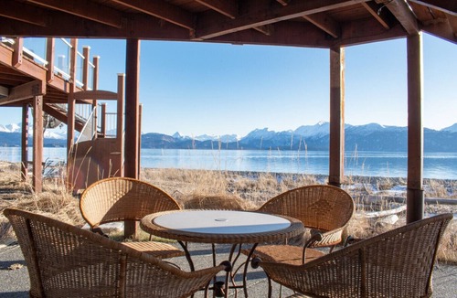 Homer Condo | Lakeshore Lodging Ocean Front Lodges