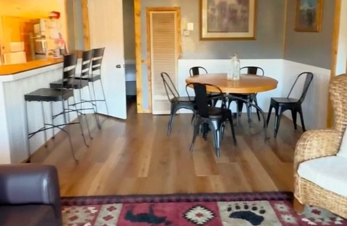 Lakehead-Lakeshore Cabin | Lakeshore Resort