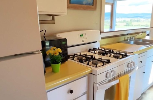 Lakehead-Lakeshore Cabin | Lakeshore Resort