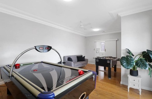 Toukley House | Lakeshore Retreat