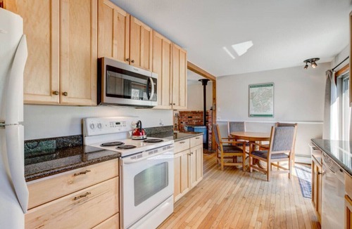 Carriage Hills House | Lakeshore Retreat- Estes Park Escape with Mountain & Pond Views