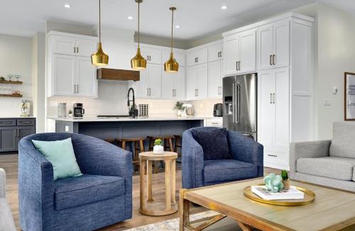 Spicewood House | Lakeshore Splendor Lakefront Dock