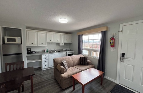 North Bay Hotel | Lakeshore Suites