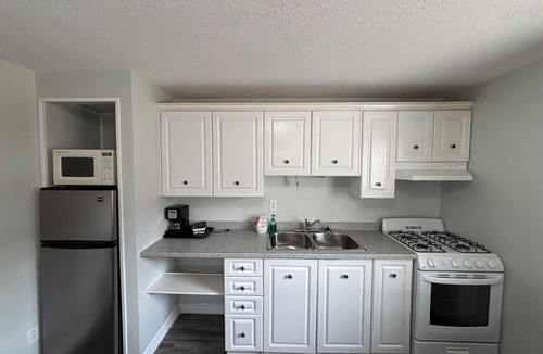 North Bay Hotel | Lakeshore Suites