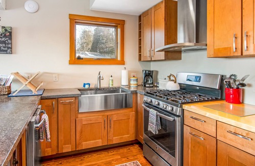 Malletts Bay Condo | Lakeshore Vermont LLC