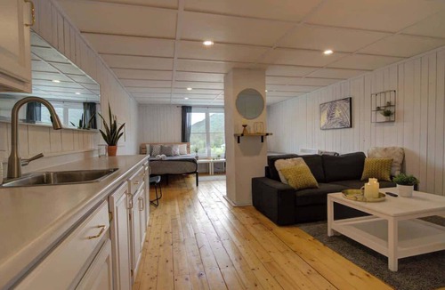 Saint-Brigitte-de-Laval Apartment | Lakeside Getaway #1 Spa Sauna Firepit