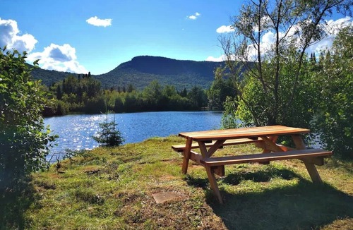 Saint-Brigitte-de-Laval Apartment | Lakeside Getaway #2 Spa Sauna Firepit