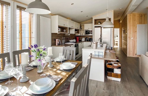 Woodhall Spa Ski Chalet | Lakeside 14 Casa Pet Friendly