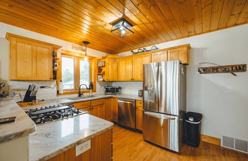 Parkers Prairie Ski Chalet | Lakeside 3-bdrm chalet cabin near Alexandria - minutes from Carlos Creek Winery!
